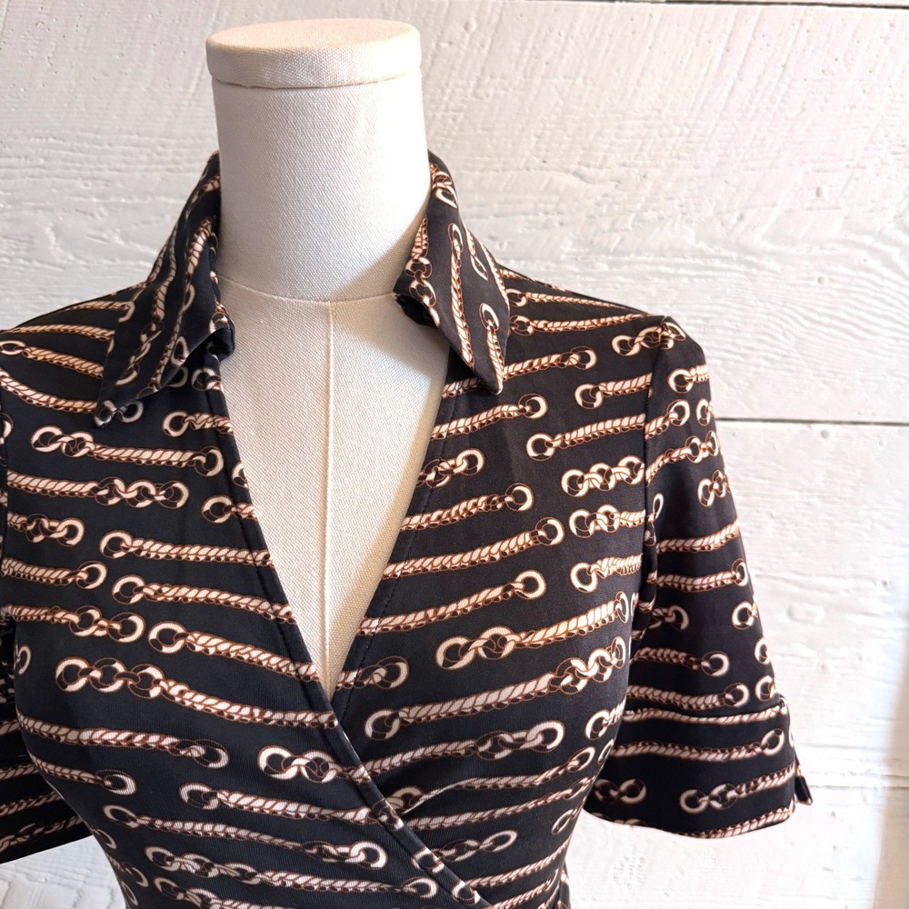 Diane von Furstenberg Jillianna Silk Wrap Top $325 Chain Print Black Size 4 DVF